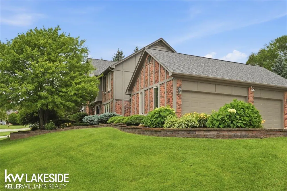 7277 Wellington Place Washington Township, MI 48094