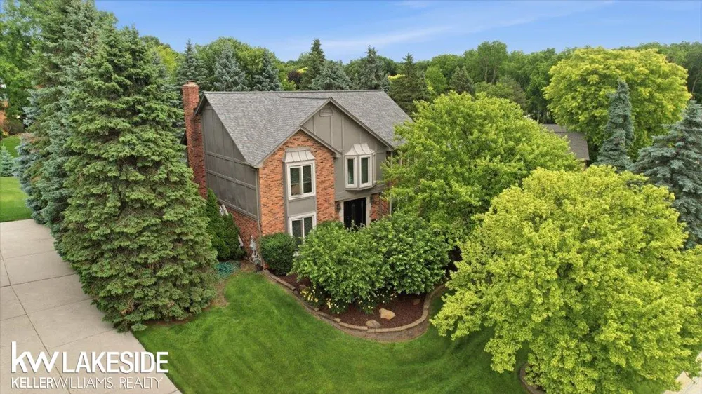 7277 Wellington Place Washington Township, MI 48094