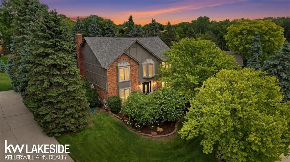 7277 Wellington Place Washington Township, MI 48094
