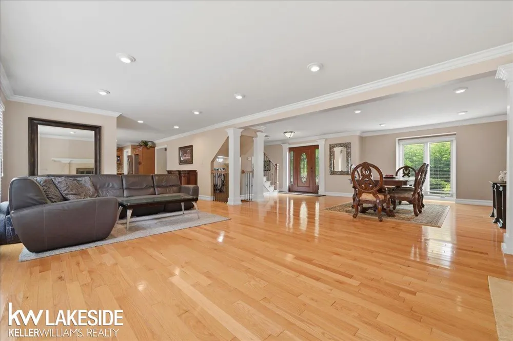 7277 Wellington Place Washington Township, MI 48094