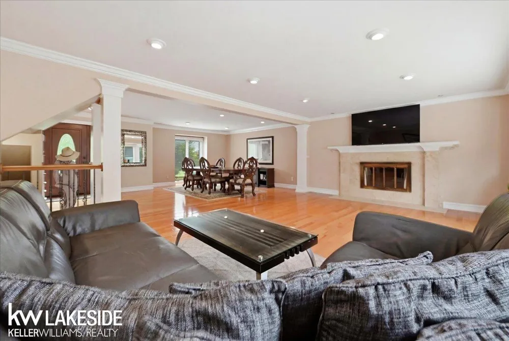 7277 Wellington Place Washington Township, MI 48094