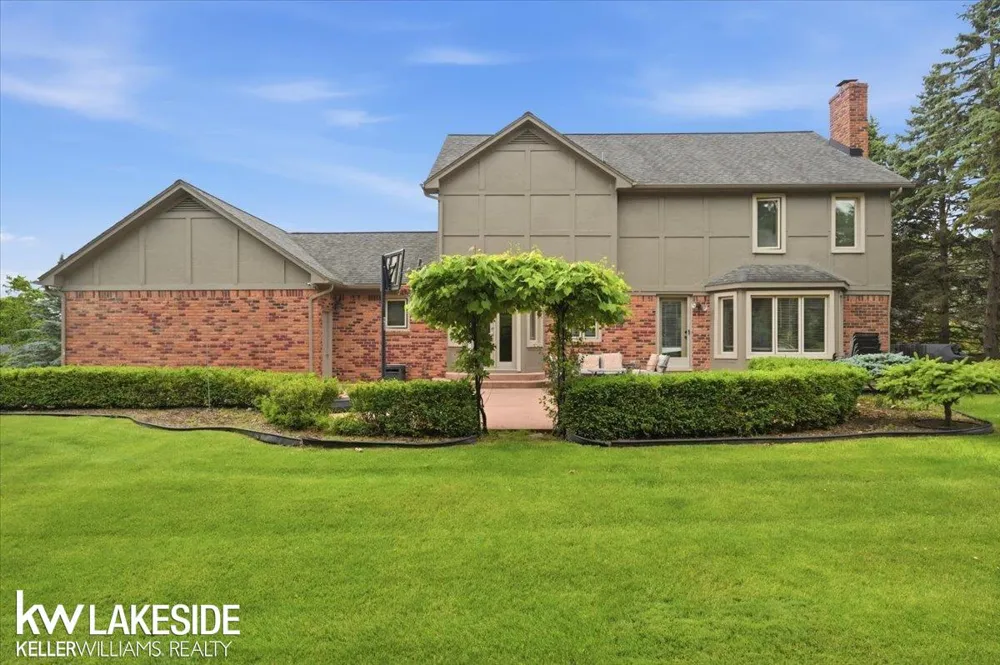 7277 Wellington Place Washington Township, MI 48094