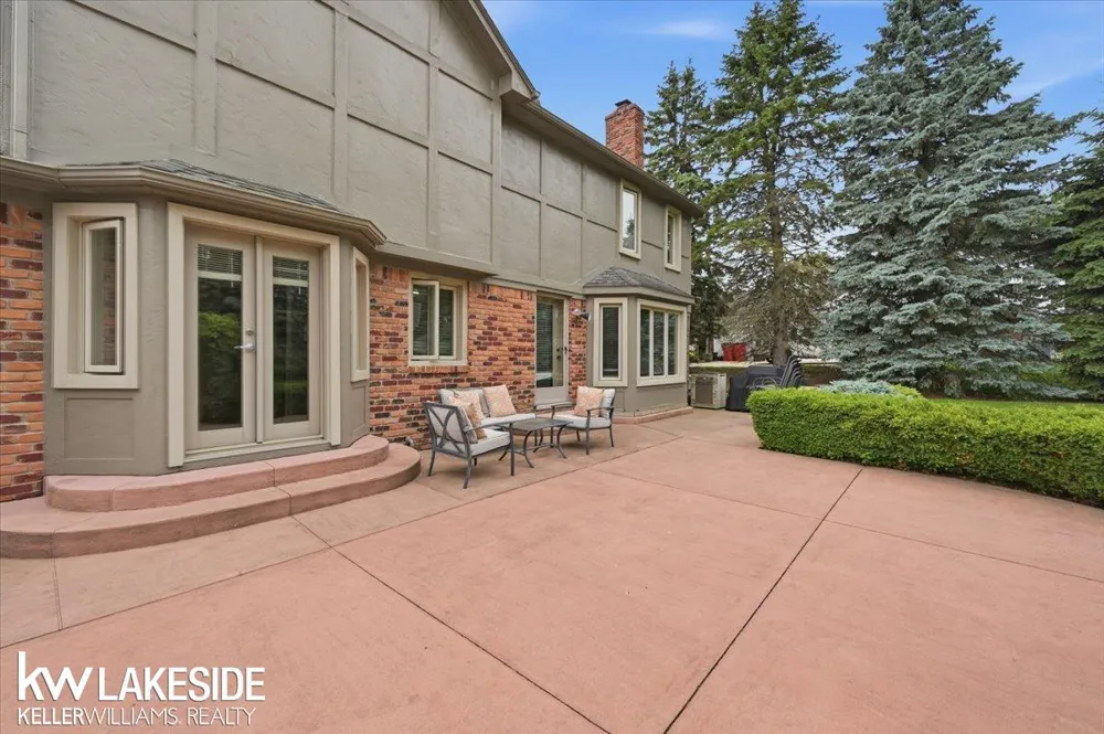 7277 Wellington Place Washington Township, MI 48094