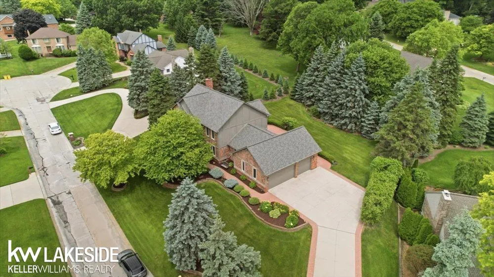 7277 Wellington Place Washington Township, MI 48094