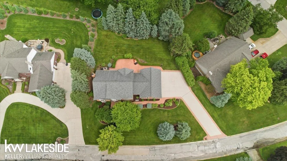 7277 Wellington Place Washington Township, MI 48094