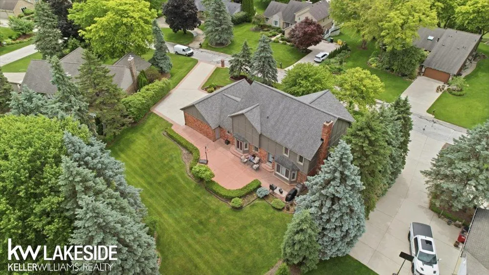 7277 Wellington Place Washington Township, MI 48094