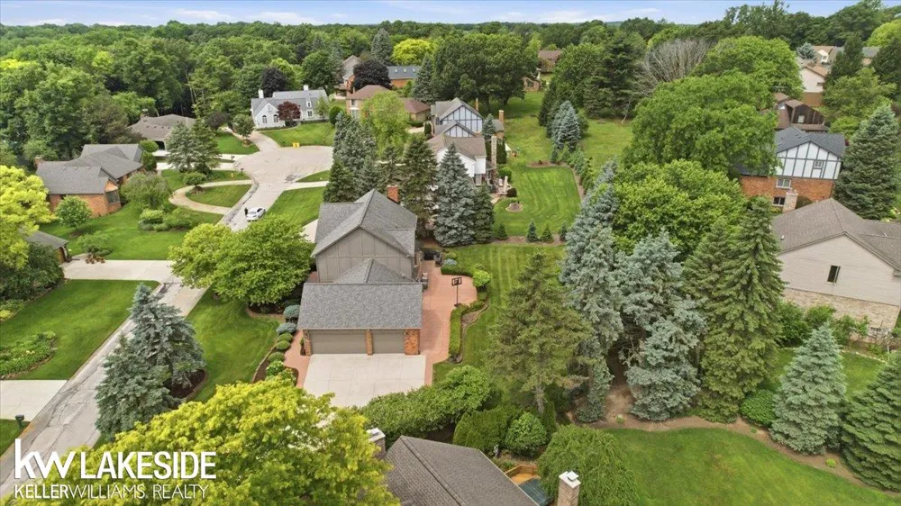 7277 Wellington Place Washington Township, MI 48094