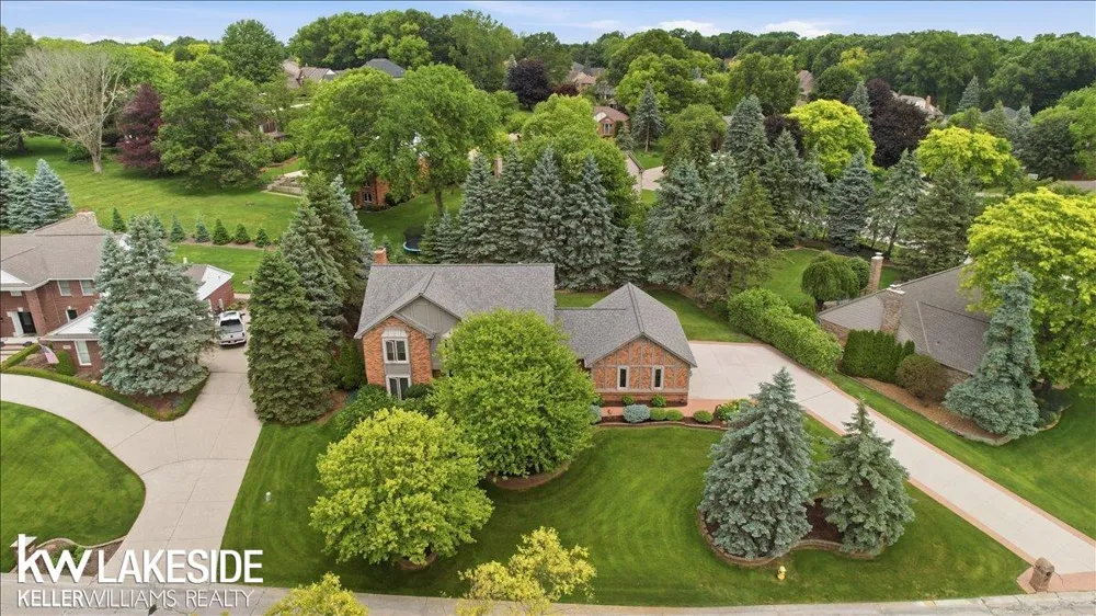 7277 Wellington Place Washington Township, MI 48094