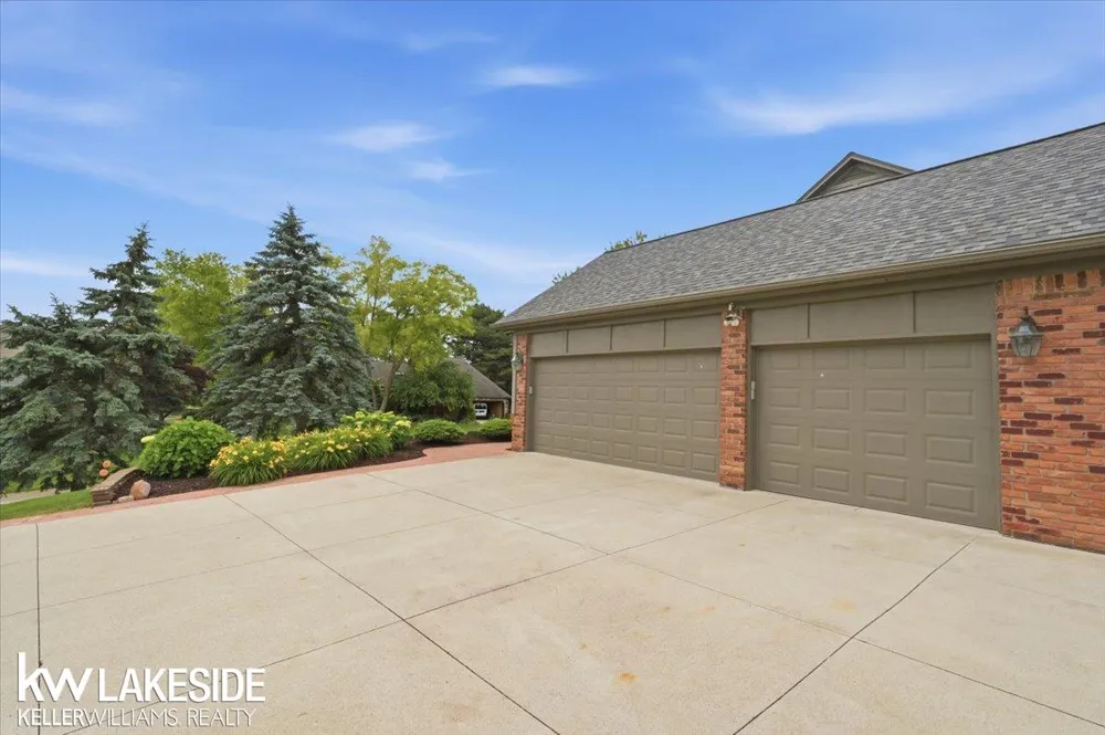 7277 Wellington Place Washington Township, MI 48094