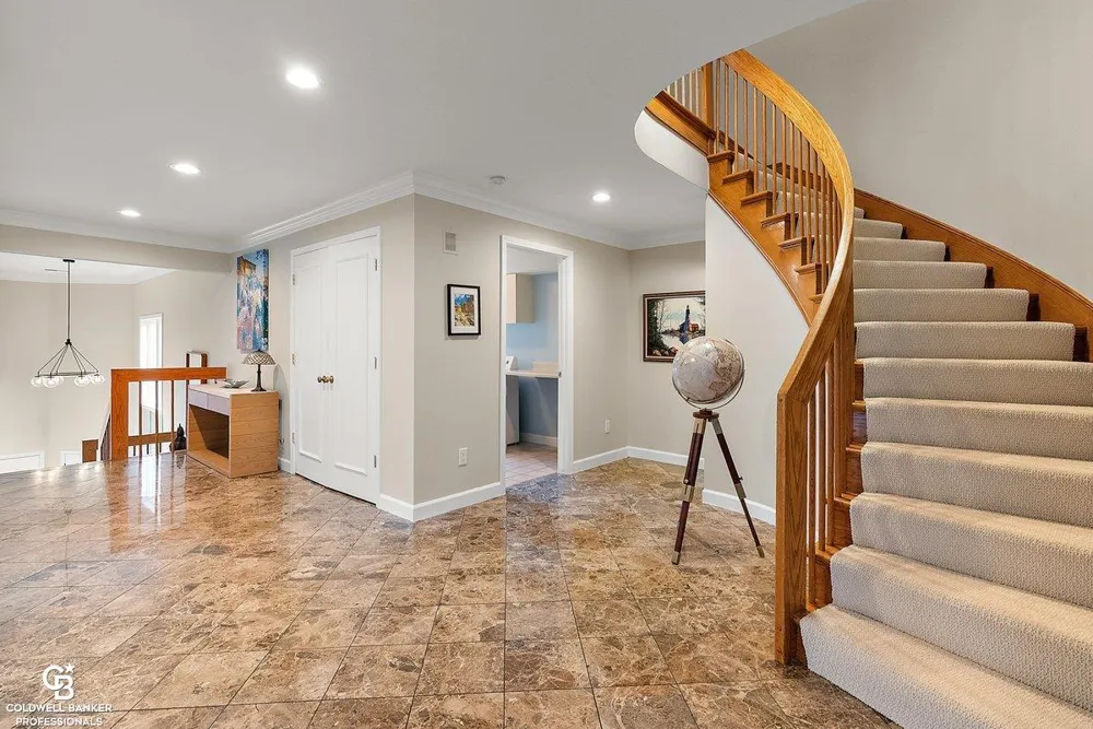 26031 harbour pointe dr n Drive Harrison Charter Township, MI 48045