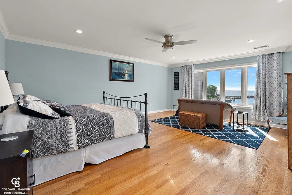 26031 harbour pointe dr n Drive Harrison Charter Township, MI 48045