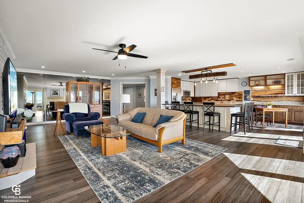 26031 harbour pointe dr n Drive Harrison Charter Township, MI 48045