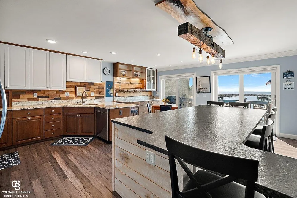 26031 harbour pointe dr n Drive Harrison Charter Township, MI 48045