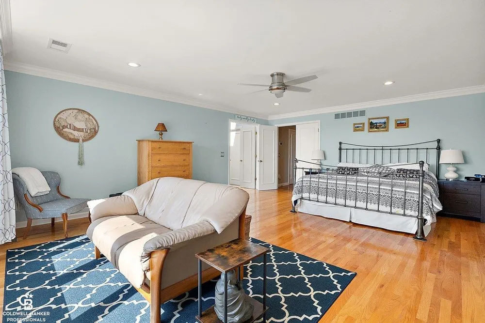 26031 harbour pointe dr n Drive Harrison Charter Township, MI 48045