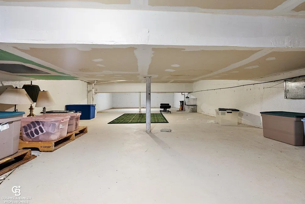 26031 harbour pointe dr n Drive Harrison Charter Township, MI 48045