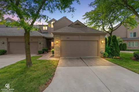 26031 harbour pointe dr n Drive