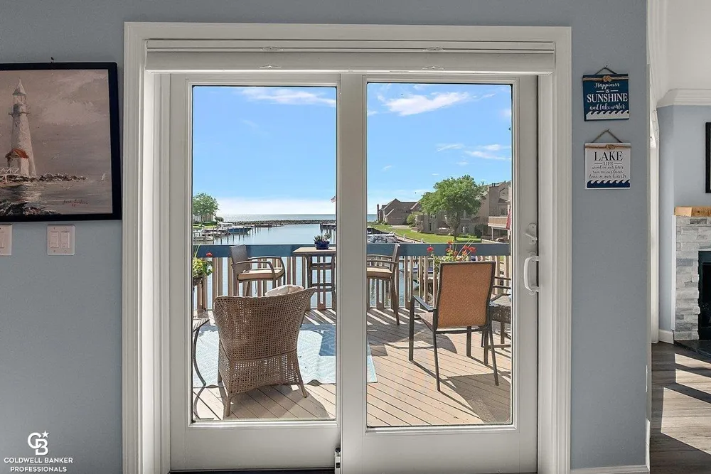 26031 harbour pointe dr n Drive Harrison Charter Township, MI 48045