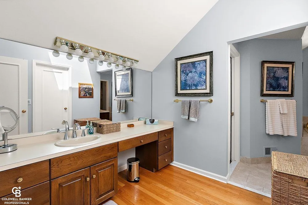 26031 harbour pointe dr n Drive Harrison Charter Township, MI 48045