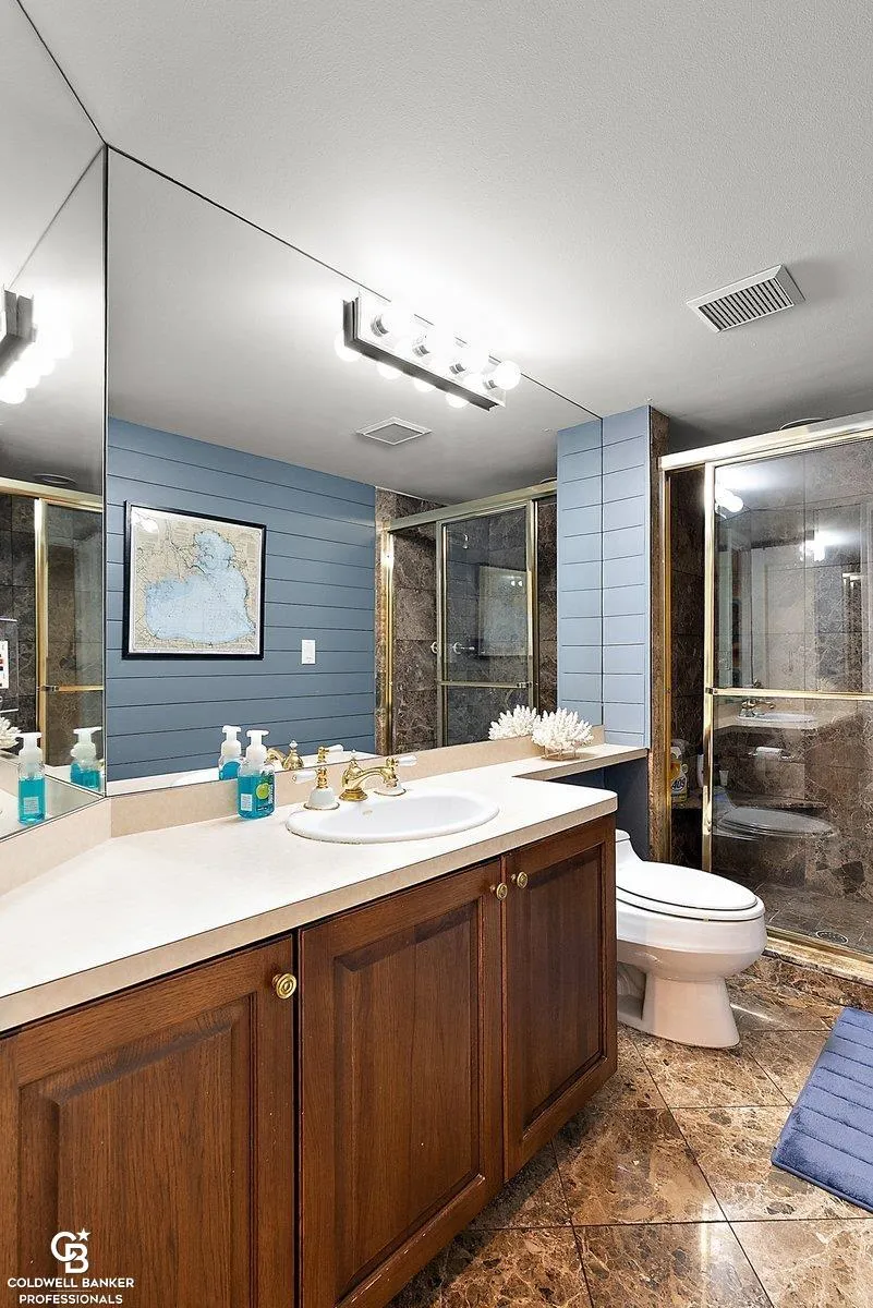 26031 harbour pointe dr n Drive Harrison Charter Township, MI 48045