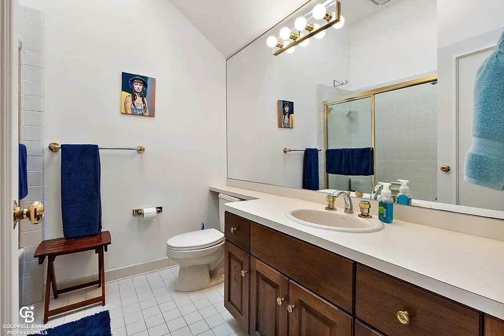 26031 harbour pointe dr n Drive Harrison Charter Township, MI 48045