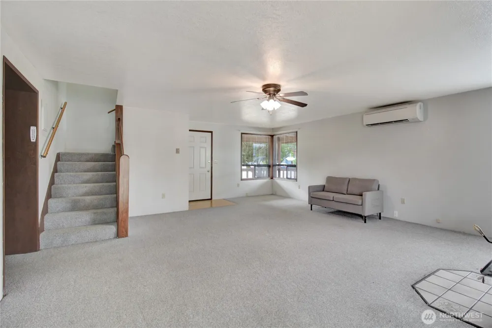 930 Commercial Avenue Darrington, WA 98241