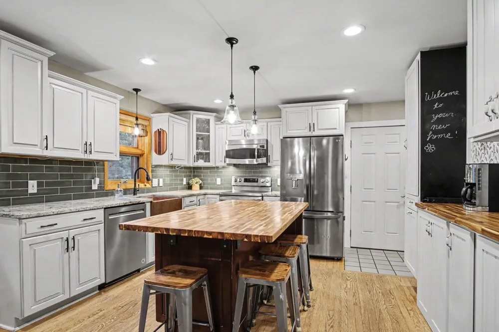 6069 Stout Creek Avenue NE Cannon Township, MI 49306