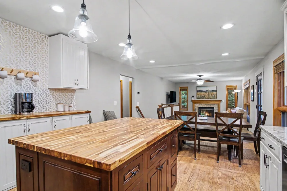 6069 Stout Creek Avenue NE Cannon Township, MI 49306