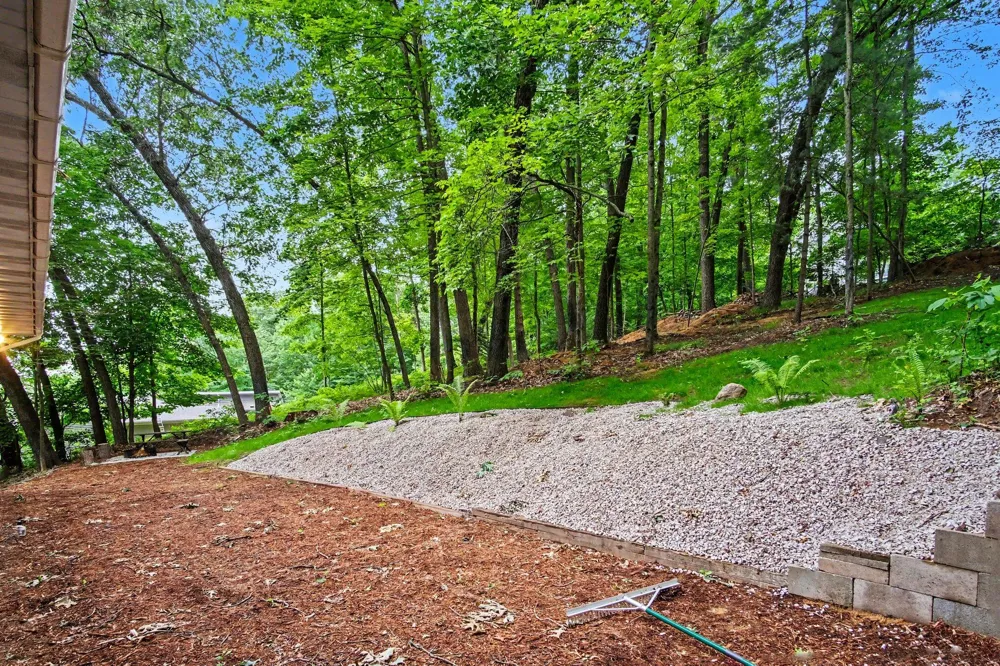6069 Stout Creek Avenue NE Cannon Township, MI 49306