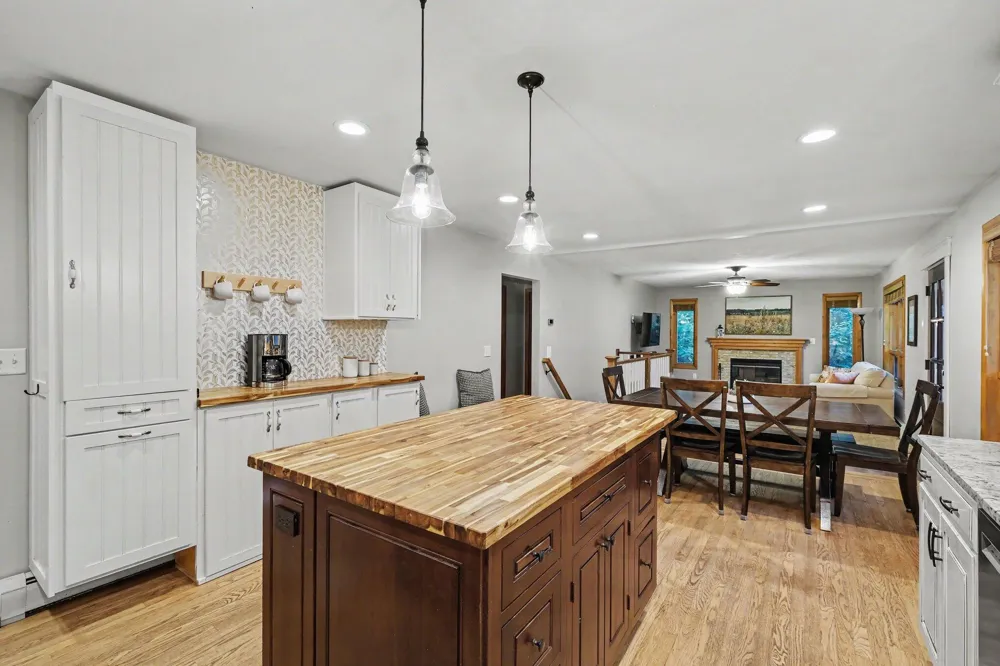 6069 Stout Creek Avenue NE Cannon Township, MI 49306