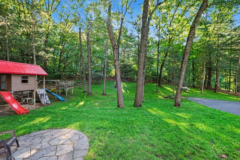 6069 Stout Creek Avenue NE Cannon Township, MI 49306