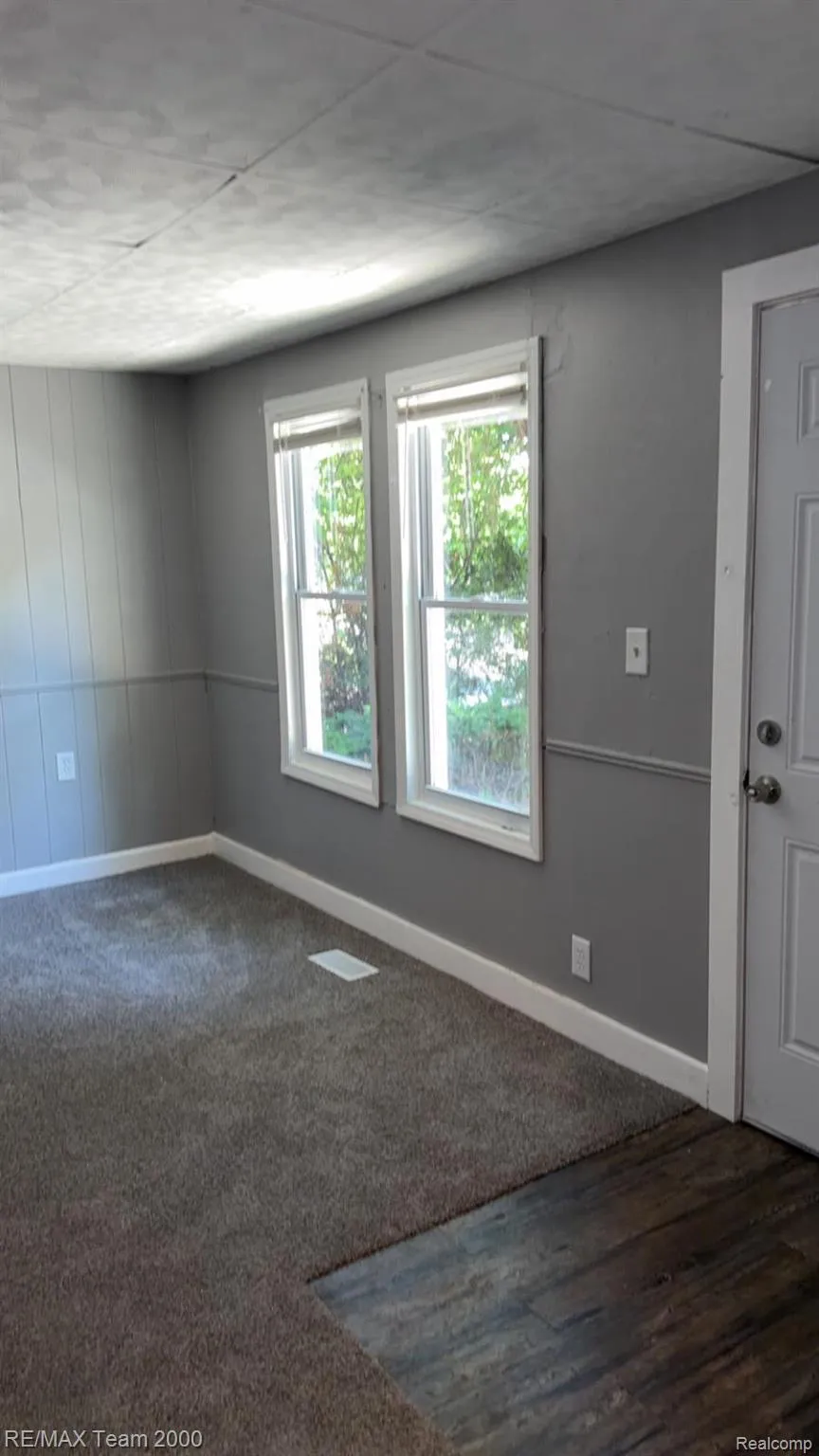 7128 Cherokee Avenue Taylor City, MI 48180