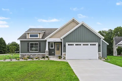 5493 Rose Ridge Court NE