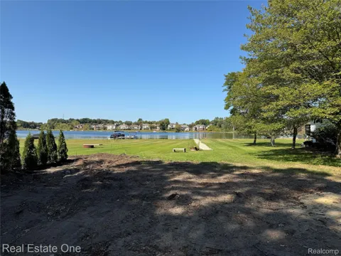 2910 Loon Drive