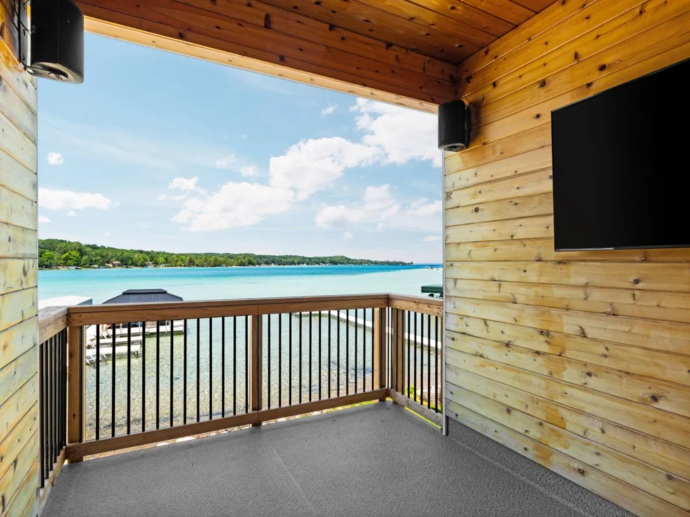 7586 Crystal Beach Road Clearwater Township, MI 49676
