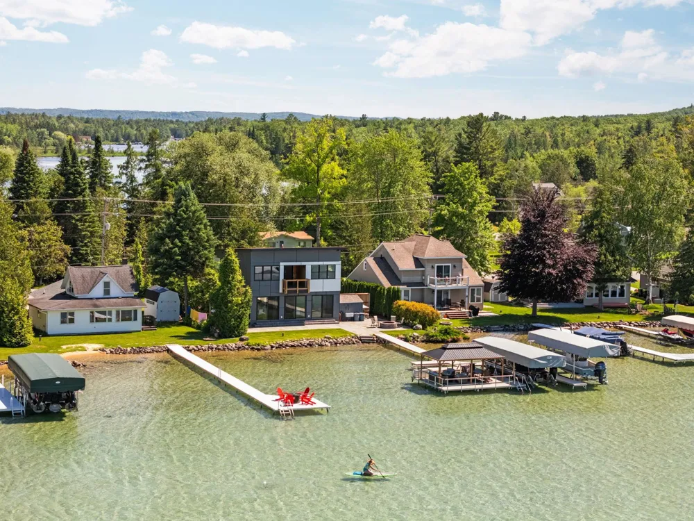 7586 Crystal Beach Road Clearwater Township, MI 49676