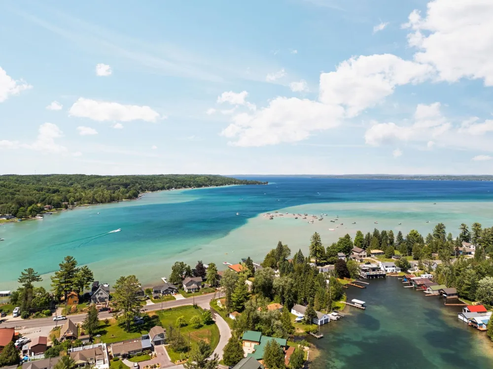 7586 Crystal Beach Road Clearwater Township, MI 49676