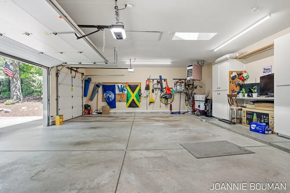 792 Pine Bay Avenue Park Township, MI 49424