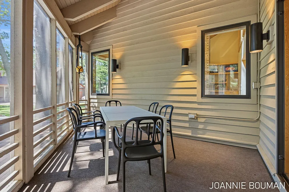 792 Pine Bay Avenue Park Township, MI 49424
