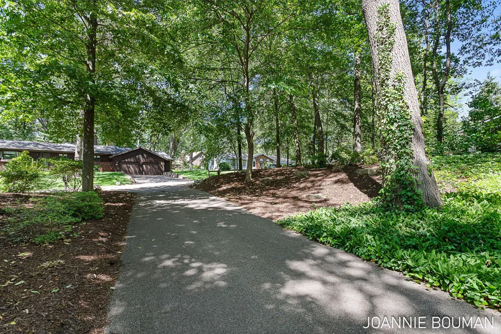 792 Pine Bay Avenue Park Township, MI 49424