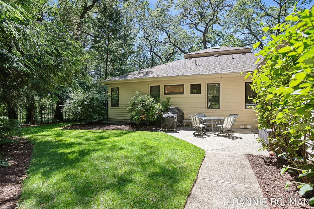 792 Pine Bay Avenue Park Township, MI 49424