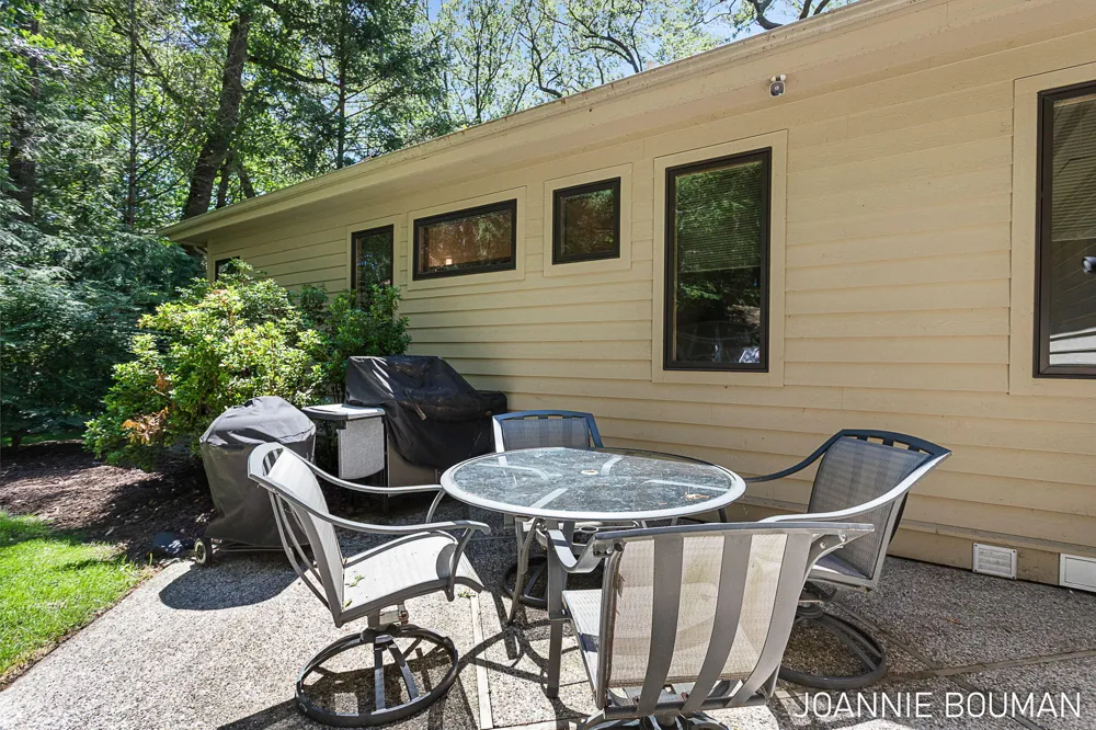 792 Pine Bay Avenue Park Township, MI 49424