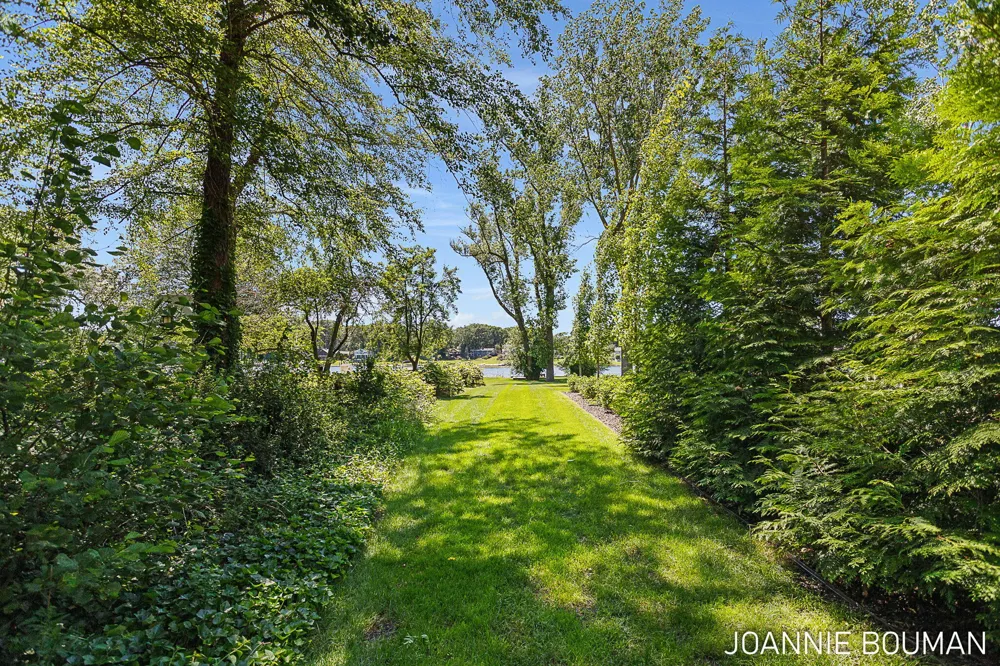 792 Pine Bay Avenue Park Township, MI 49424