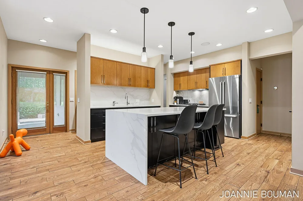 792 Pine Bay Avenue Park Township, MI 49424