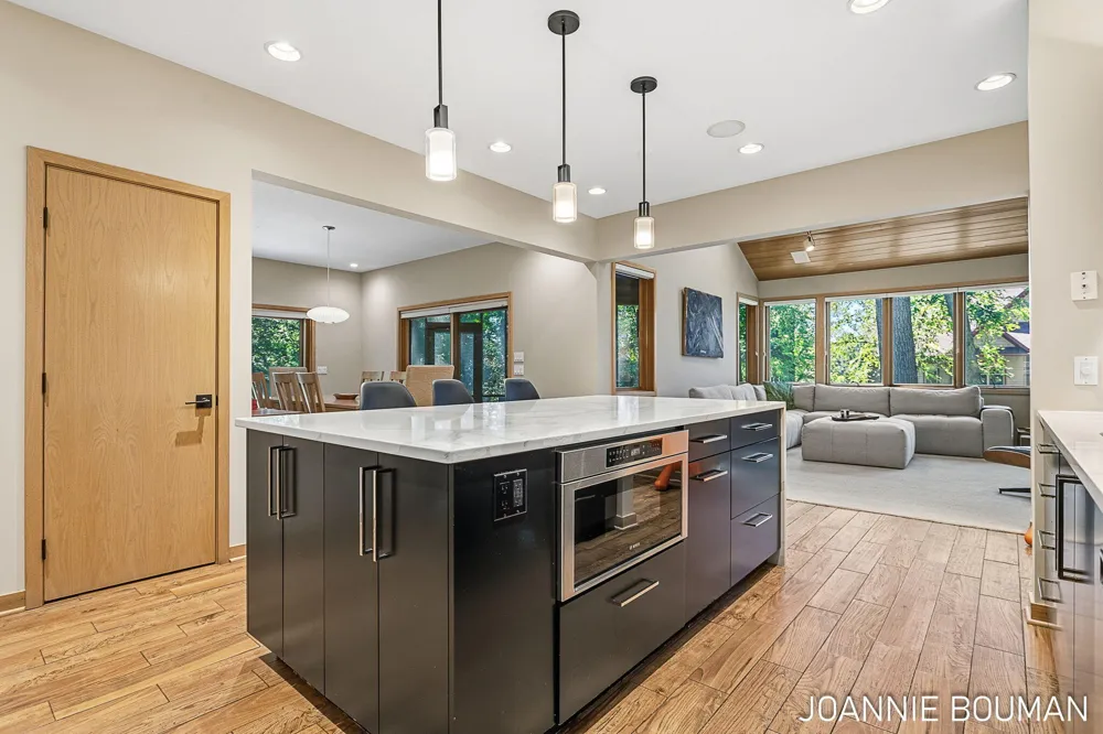 792 Pine Bay Avenue Park Township, MI 49424