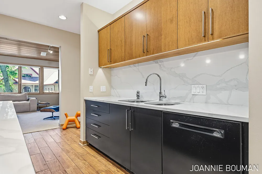 792 Pine Bay Avenue Park Township, MI 49424