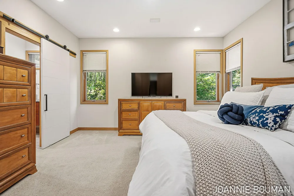 792 Pine Bay Avenue Park Township, MI 49424