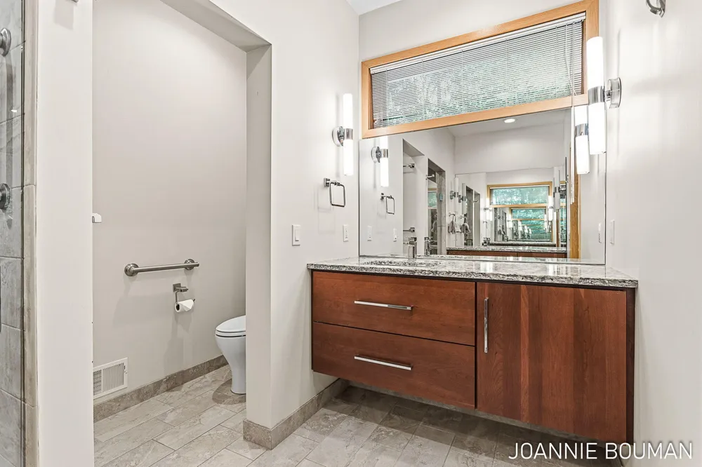 792 Pine Bay Avenue Park Township, MI 49424