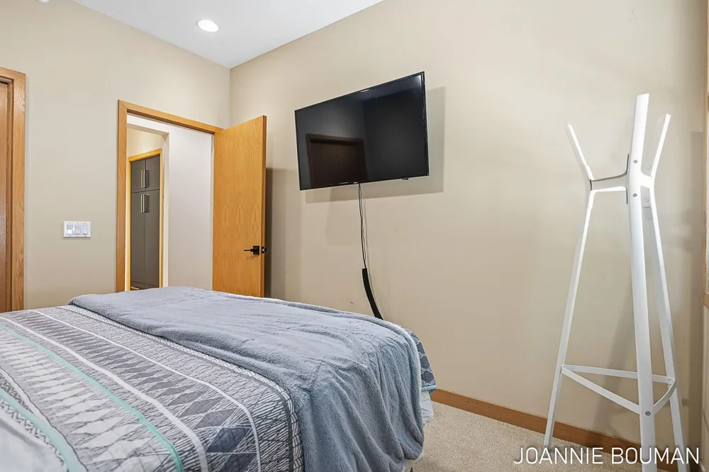 792 Pine Bay Avenue Park Township, MI 49424