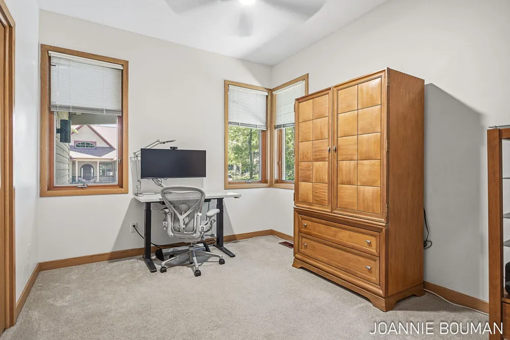 792 Pine Bay Avenue Park Township, MI 49424