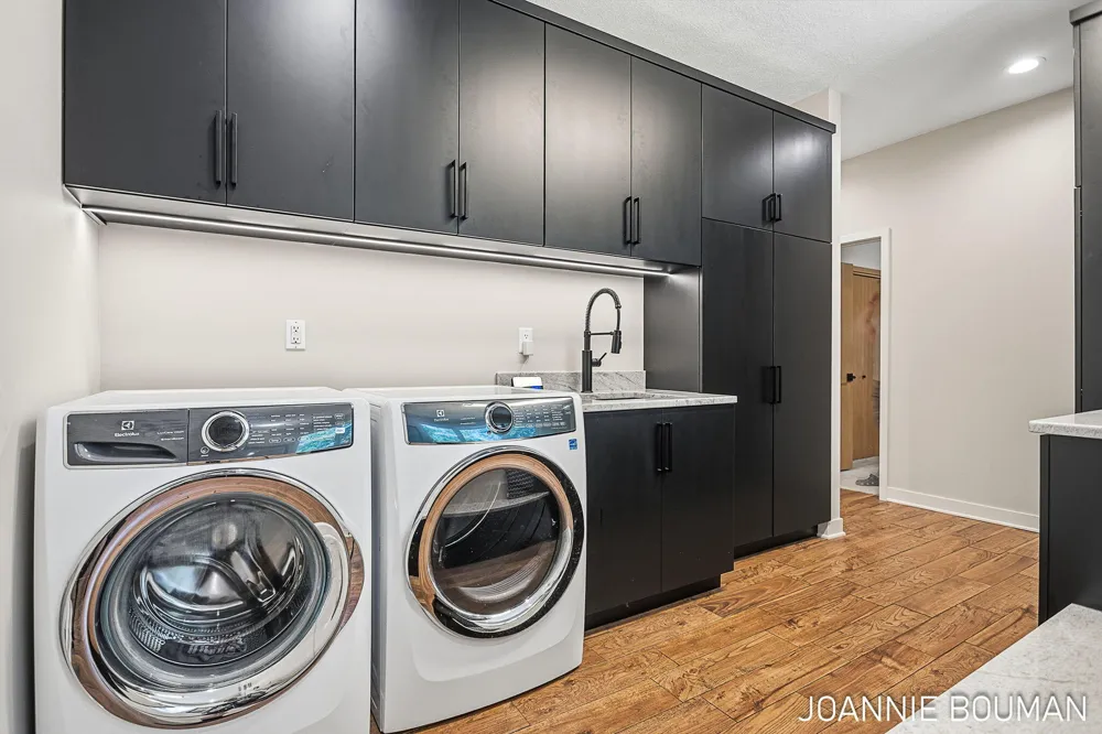 792 Pine Bay Avenue Park Township, MI 49424